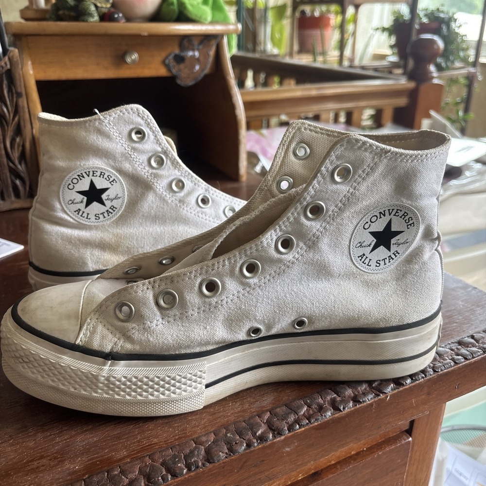 Chuck Taylor All Star Converse Off- White High Top Lace-Up women's Size 8.5